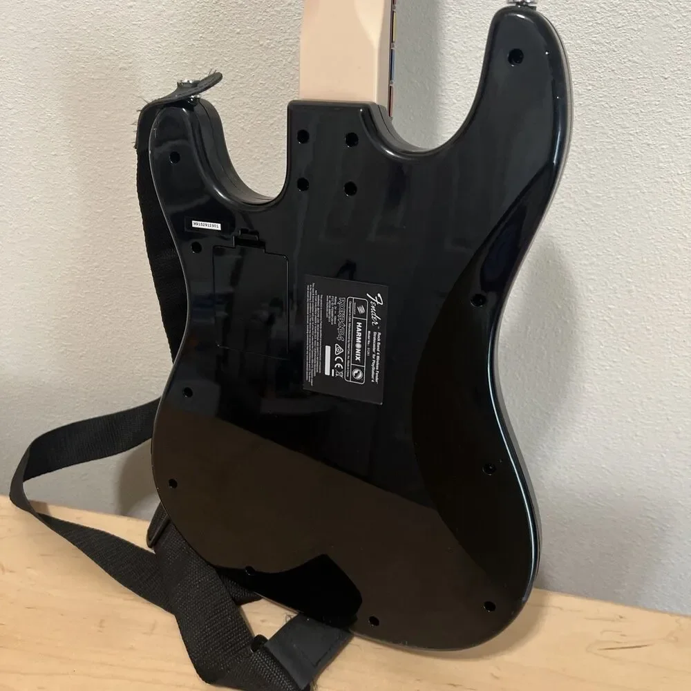 PS4 RockBand 4 Harmonix Fender Stratocaster Bluetooth Guitar